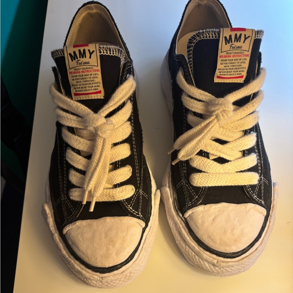 Maison Mihara Yashiro Black
